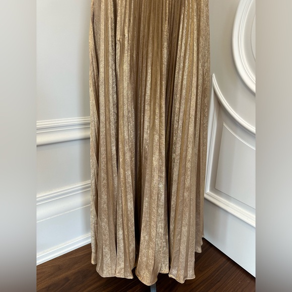 Ever New Elegant Gold Metallic One-Shoulder Cut Out Pleated Maxi Dress (Size 4) - Picture 11 of 15